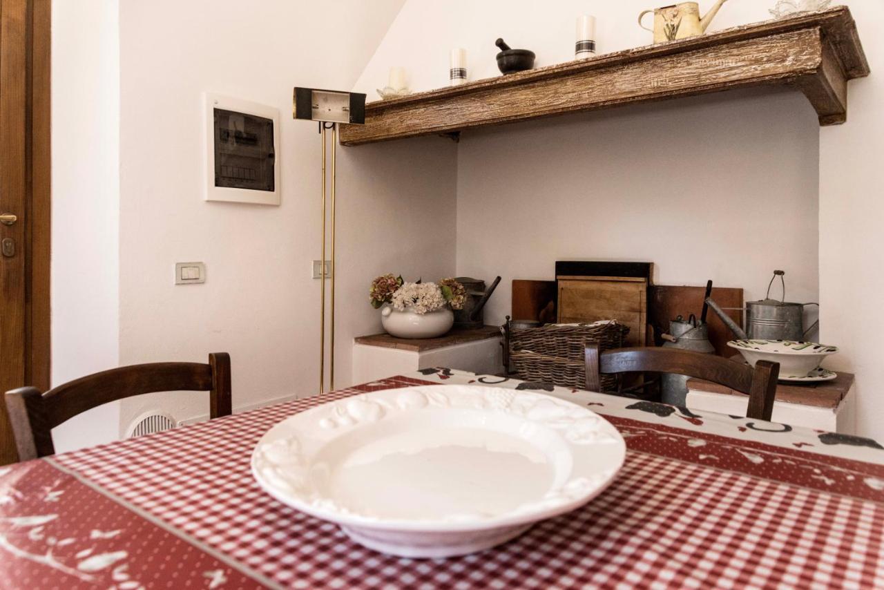 Casa Del Priore Usigliano Exteriér fotografie
